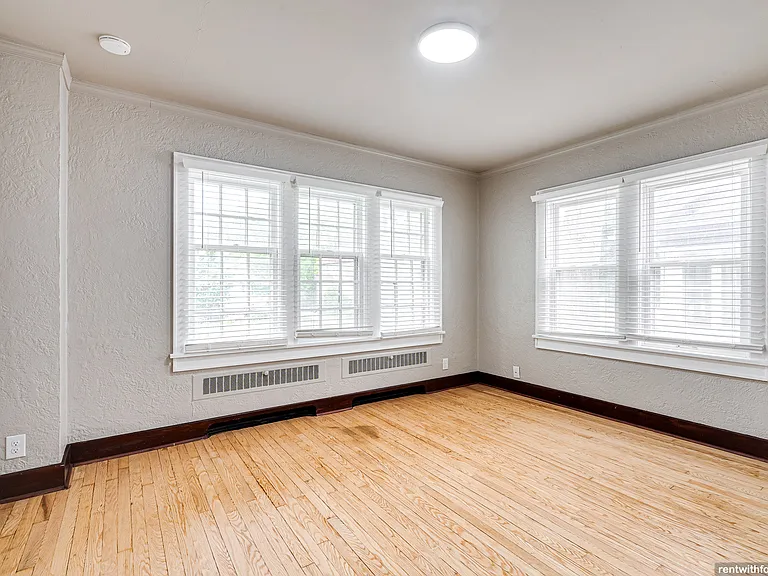 929 Division St #4 — Photo 7