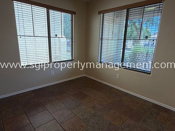 5th image of 383 E Anastasia St