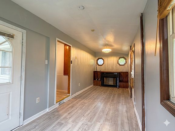 5th image of 20870 Curie Ave