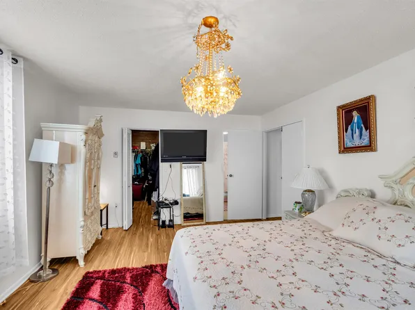 2508 Harmon Cove Tower image 13 of 24