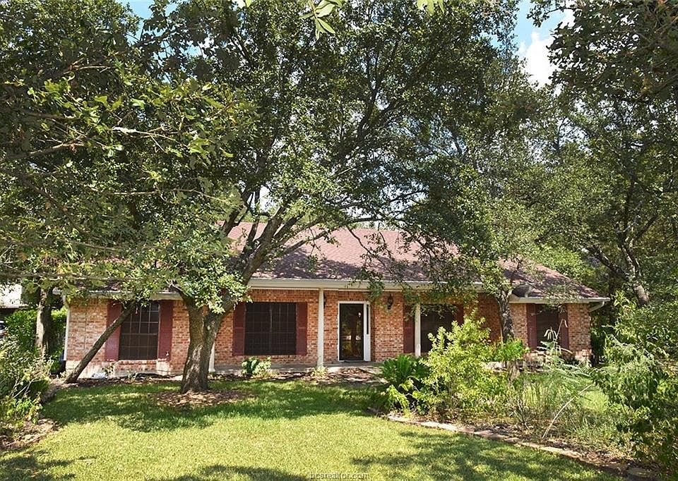 1st image of 1020 Rose Cir