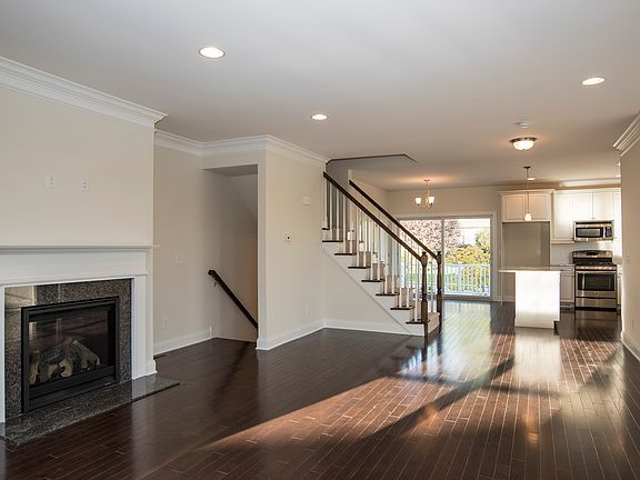 GREAT ROOM TO KITCHEN