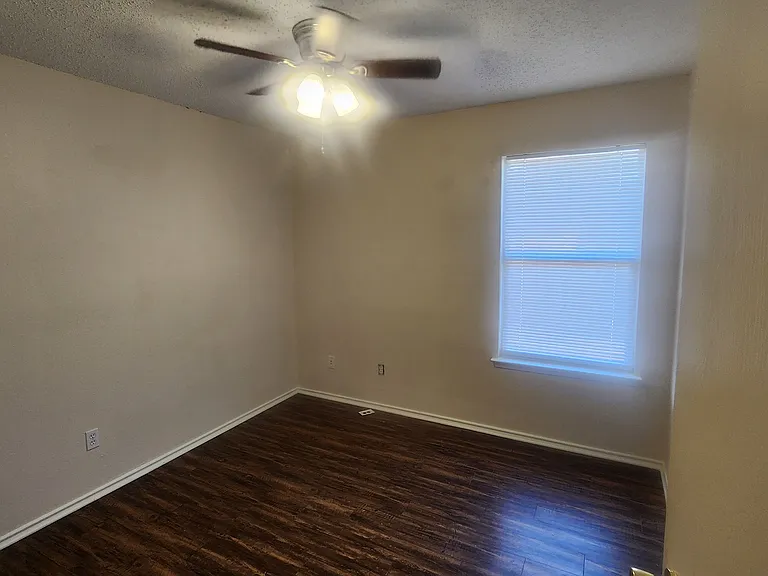 1625 Princess Ln — Photo 11
