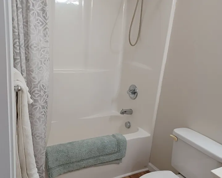 102 Jamestown Ct — Photo 14