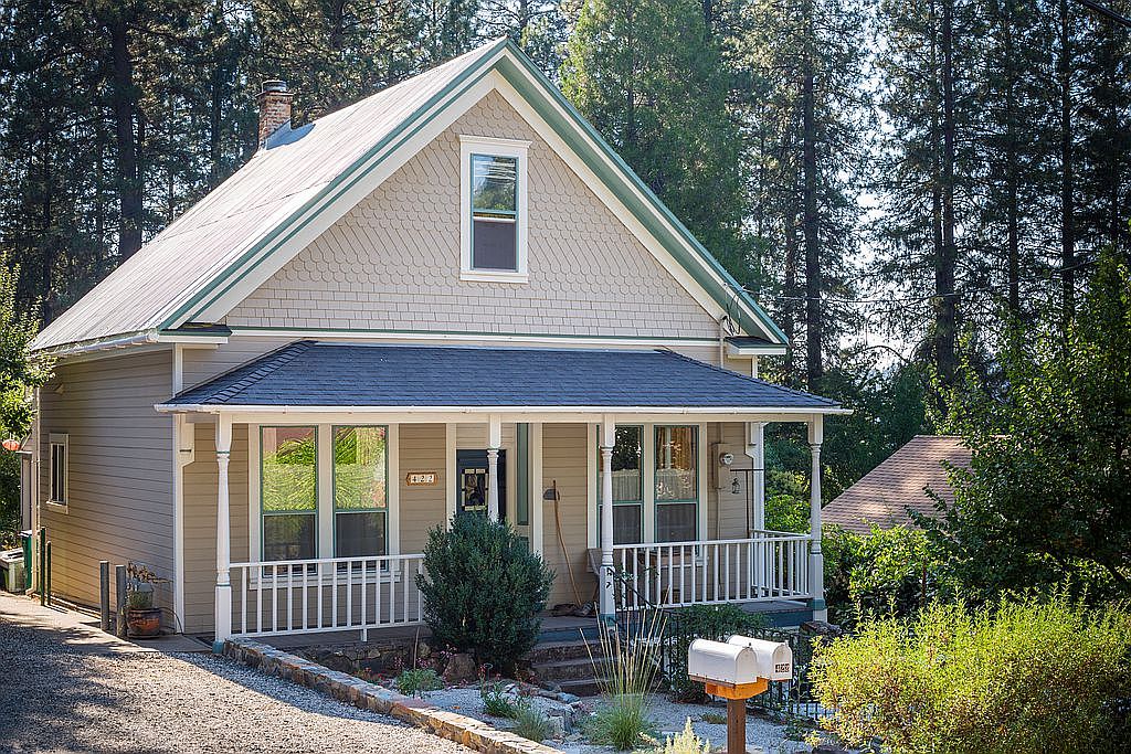 422 1/2 Pine St, Grass Valley, CA 95945 Zillow