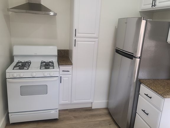 4th image of 258A Coronado Ave