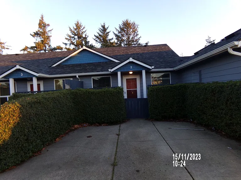 1030 Mount Olympus Ave SE — Photo 1