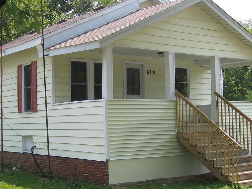 1st image of 619 W Poplar St