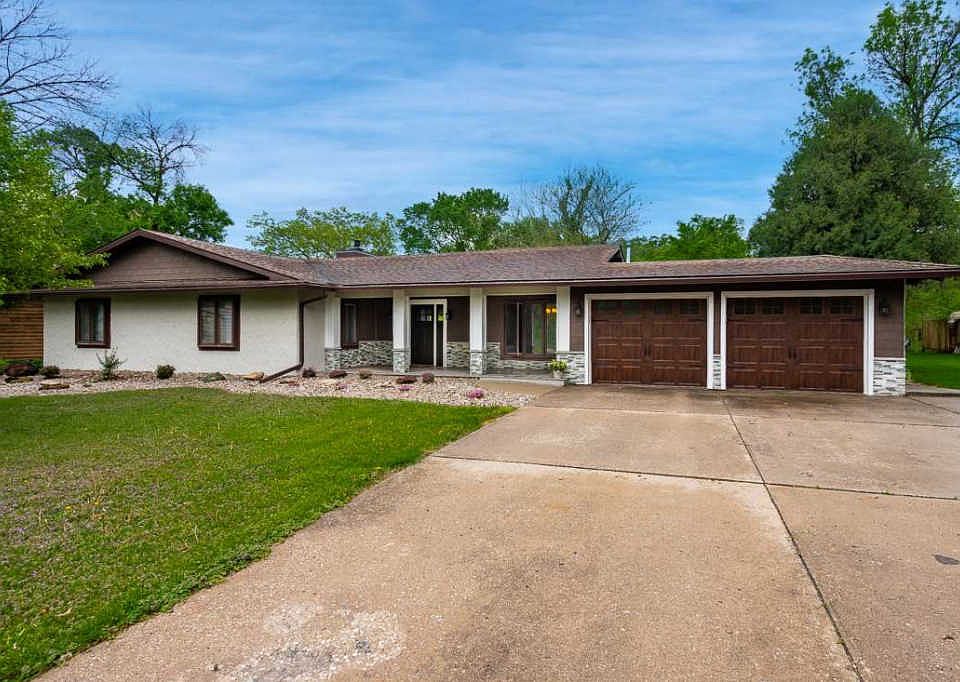 1st image of 4914 81st Ave