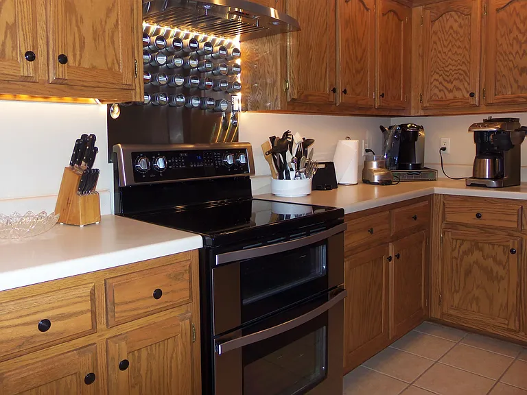 140 Center Springs Dr — Photo 16