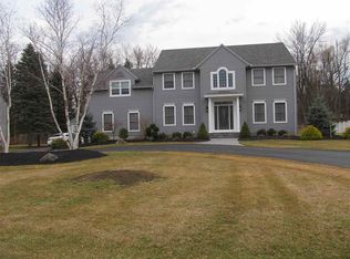 7 Burton Ln, Loudonville, NY 12211