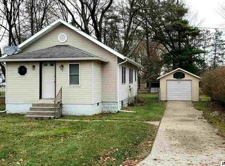 909 21st St, Jackson, MI 49203