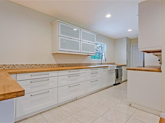 3rd image of 7275 Catamaran Dr