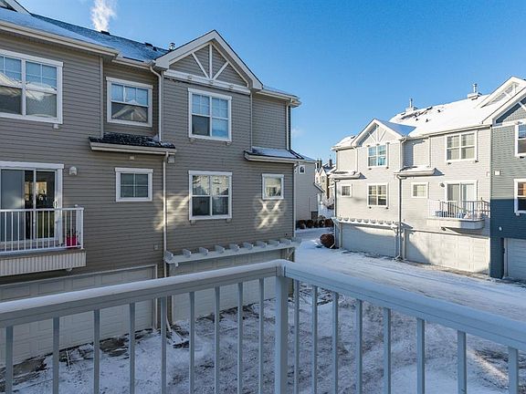 365 NE Elgin Gdns SE, Calgary, AB T2Z 4T5 MLS A1174071 365 NE Elgin Gdns SE, Calgary, AB T2Z 4T5 MLS A1174071