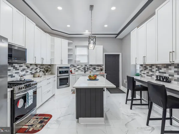 2313 N Calvert St, Baltimore, MD 21218