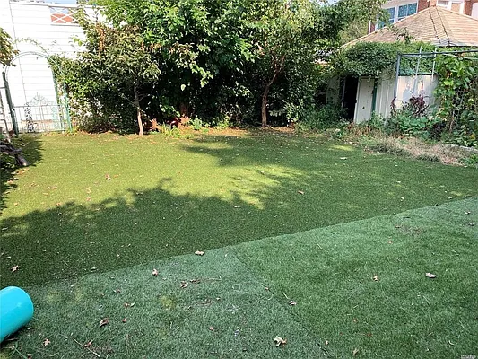 Sold by Douglas Elliman | media 2