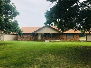 12113 Paintbrush Rd, Kingston, OK 73439