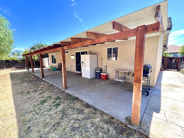 23232 Trillium Dr — Photo 8