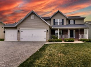 1609 Myra Ln, Bloomington, IL 61704