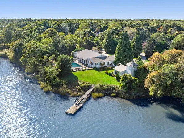 29 Quantuck Bay Ln, Westhampton Beach, NY 11978