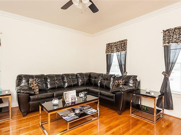 5th image of 1628 Matthews St