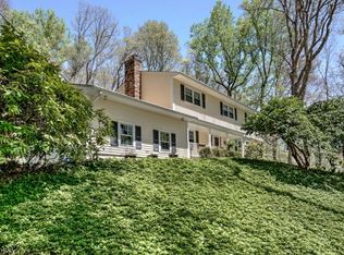 33 Mile Dr, Chester, NJ 07930