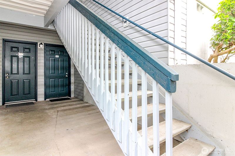 3rd image of 33020 10th Avenue SW #D102