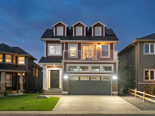 9 W Westridge Way, Okotoks, AB T1S 0K1