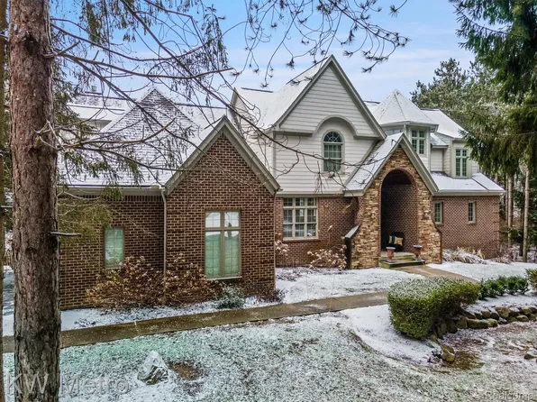 4485 Medford Hill Dr, Metamora, MI 48455