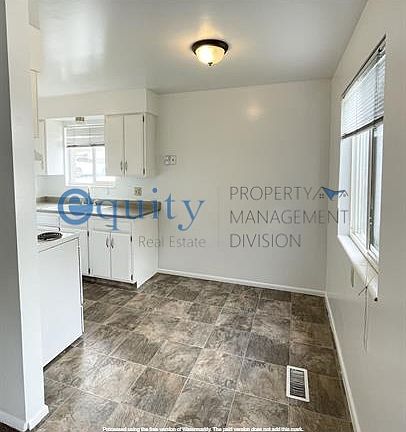 4th image of 549 E Stringham Ave #B