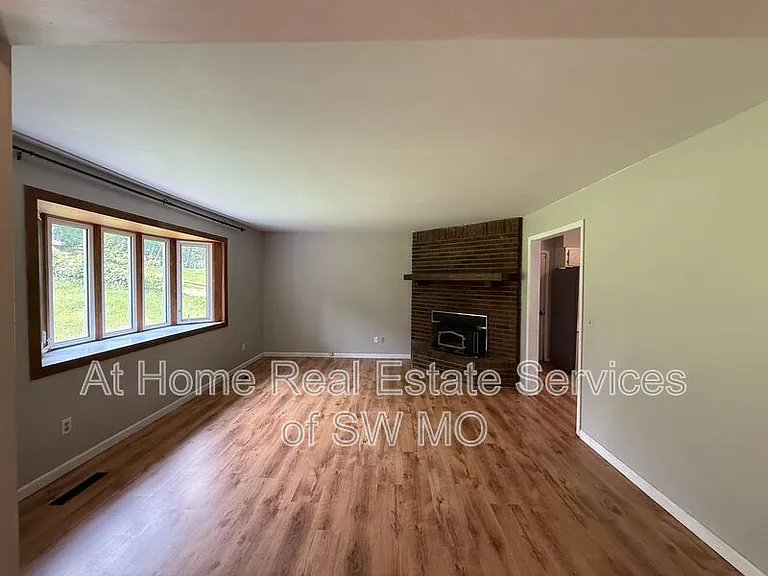 6124 S Farm Road 131 — Photo 4