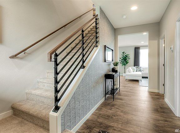 2nd image of 3007 73rd Ave NE