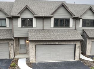 822 Casey Ln, Hampshire, IL 60140
