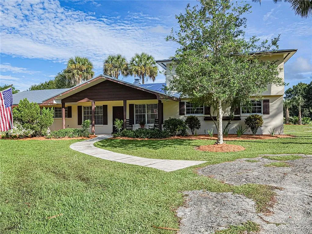 4 bed, 3.0 bath, 2511 sqft, $4,300 — Photo 1