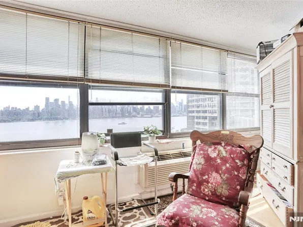 7004 John F Kennedy Blvd E #20E, West New York, NJ 07093