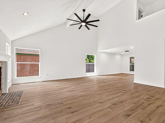 3rd image of 2231 Rolling Glen Dr