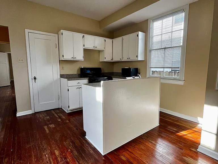 2671 Gladiolus St — Photo 6