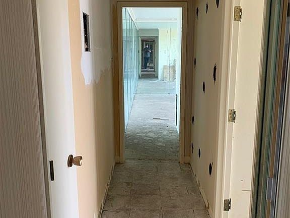 5th image of 3111 Bel Air Dr Unit 14D