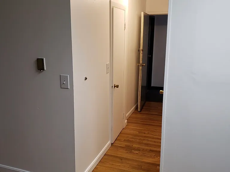 199 Strathmore Rd #9B — Photo 7
