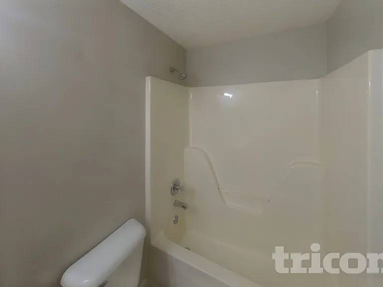 3013 Weybridge Dr — Photo 15