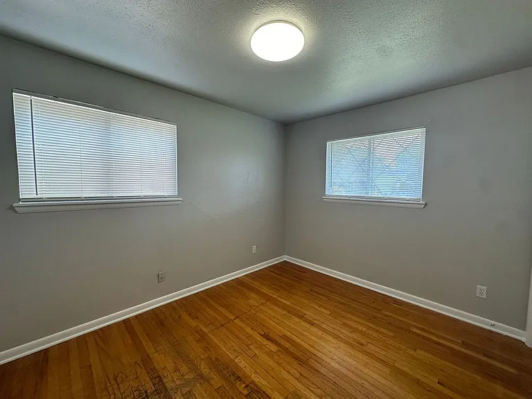 407 W Fairchild Dr — Photo 20