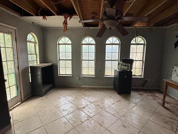 4th image of 487 Ginger Dr