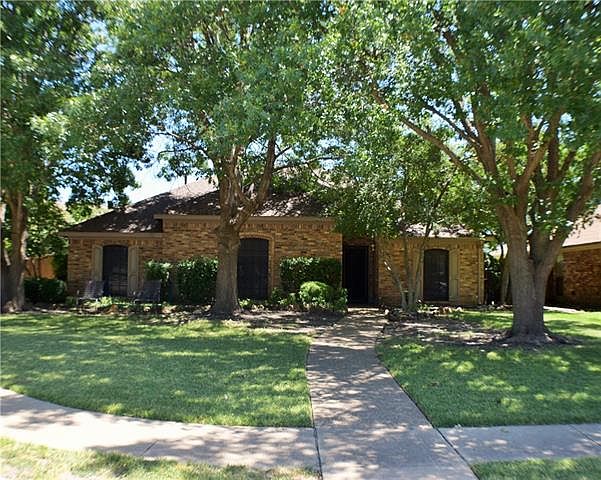 1st image of 408 Green Brook Dr