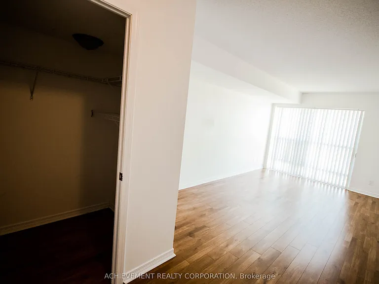 185 Oneida Cres #1115 — Photo 17