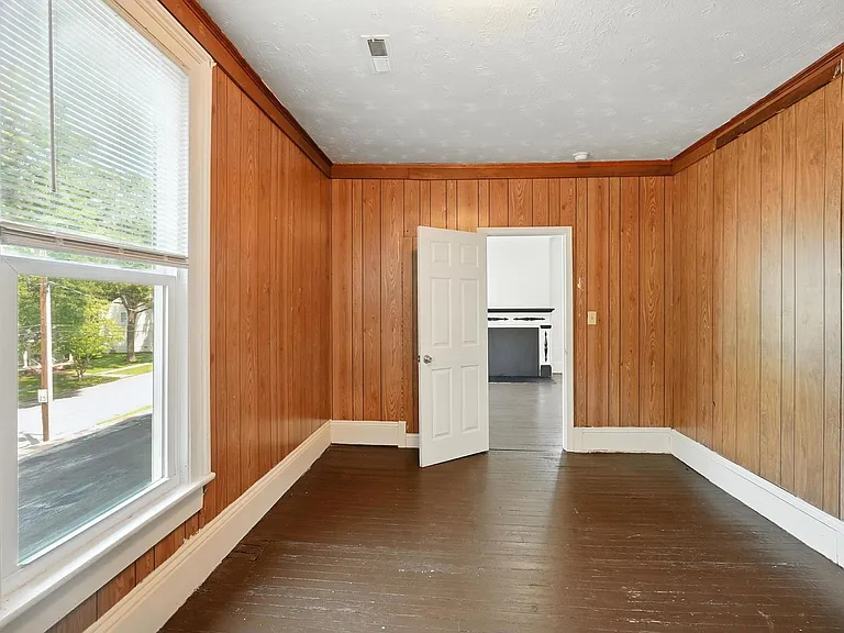 312 1st Ave — Photo 10