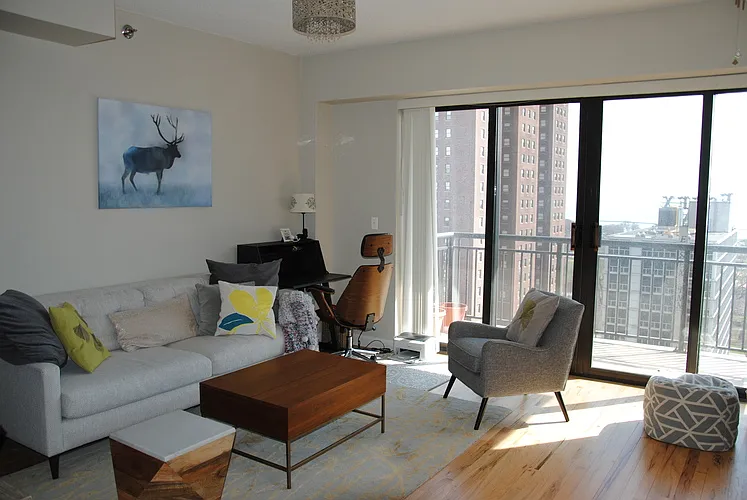 Building Photo - 41 E 8th St #1502