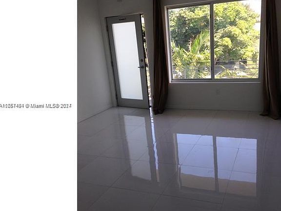 3rd image of 801 15th St APT 209