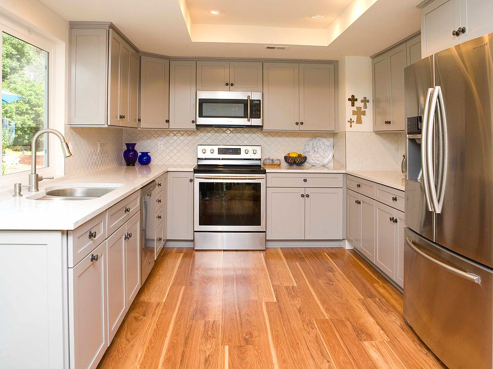 2nd image of 13232 Carousel Ln