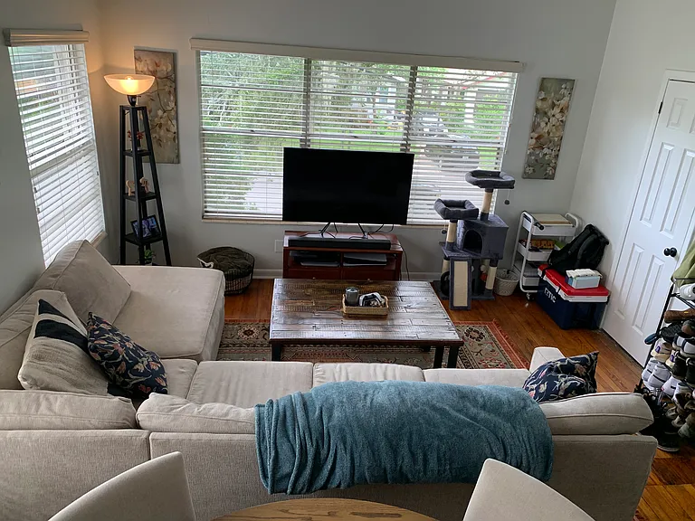 3607 Oak St #4 — Photo 19
