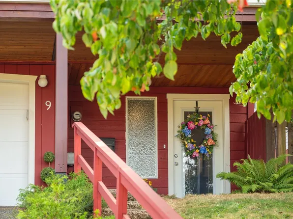 9 Morgan Pl, Nanaimo, BC V9T 5B8